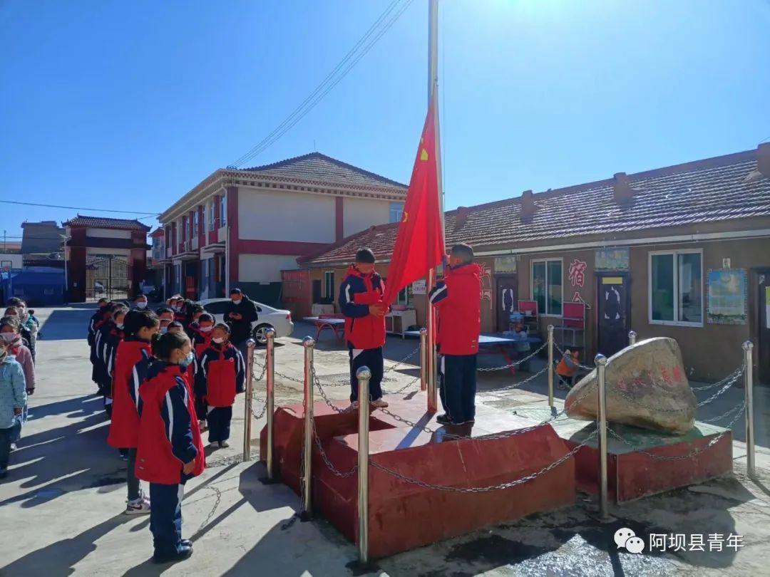 龙藏乡领导团队重塑未来，铸就辉煌新篇章